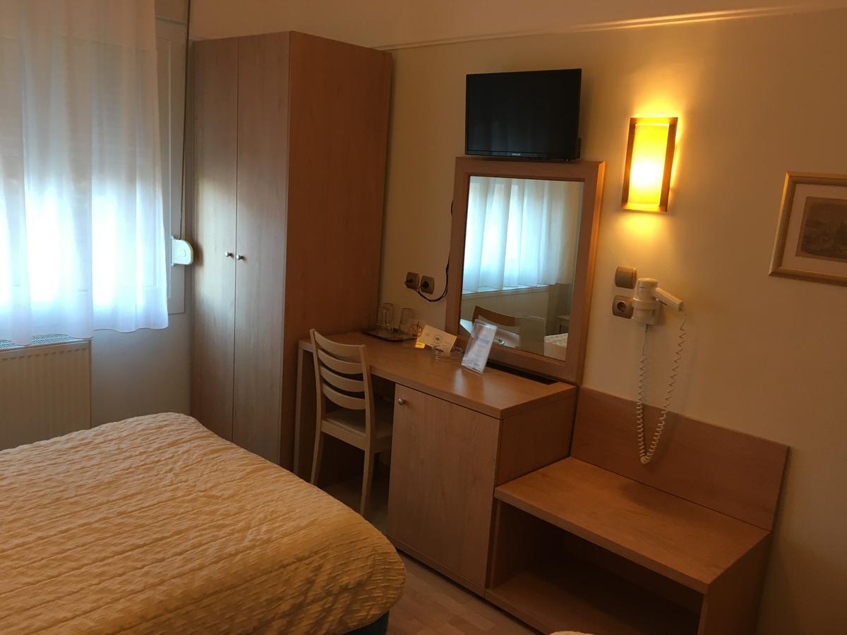 Hotel Orestion カストリア エクステリア 写真