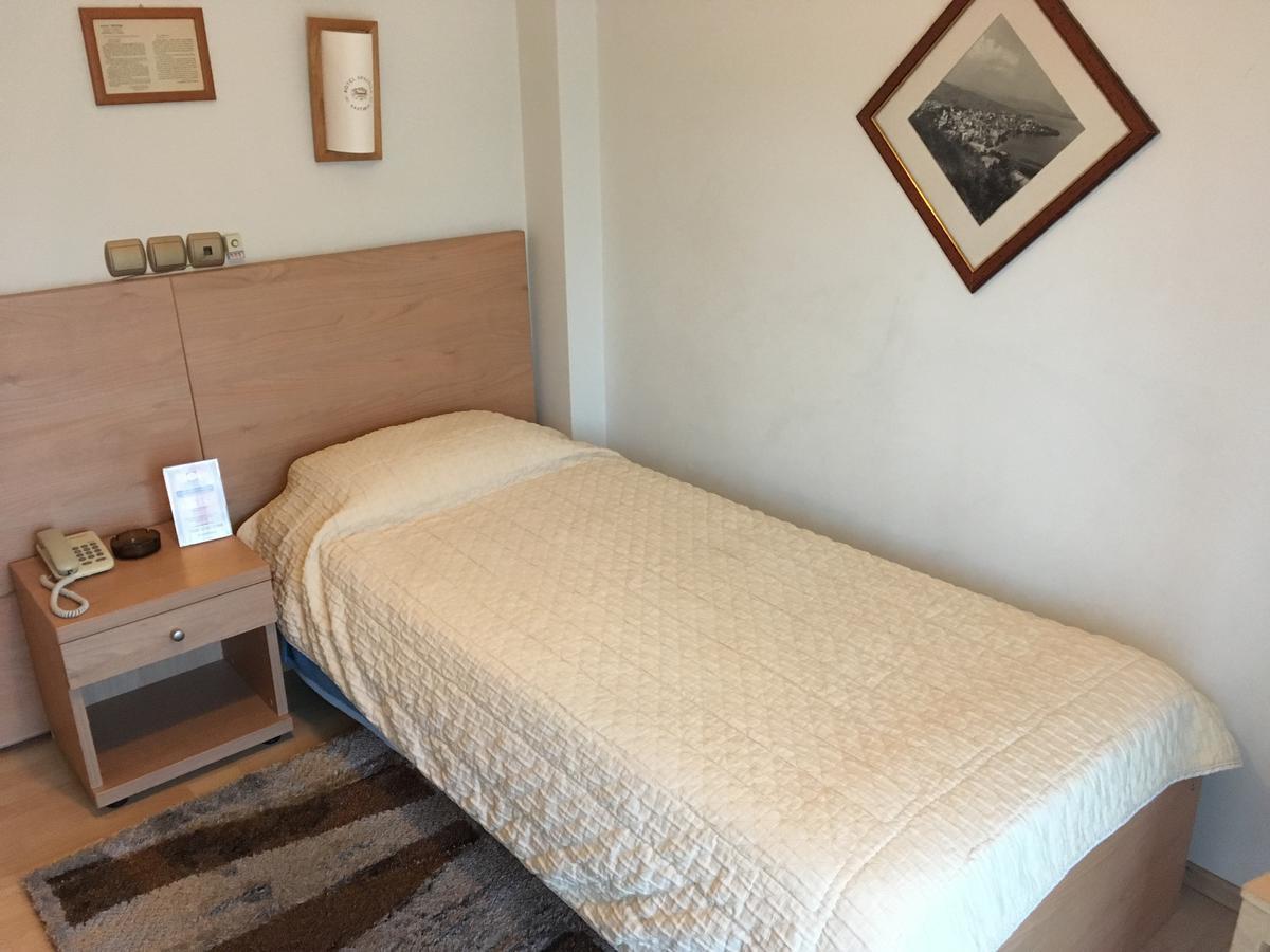 Hotel Orestion カストリア エクステリア 写真